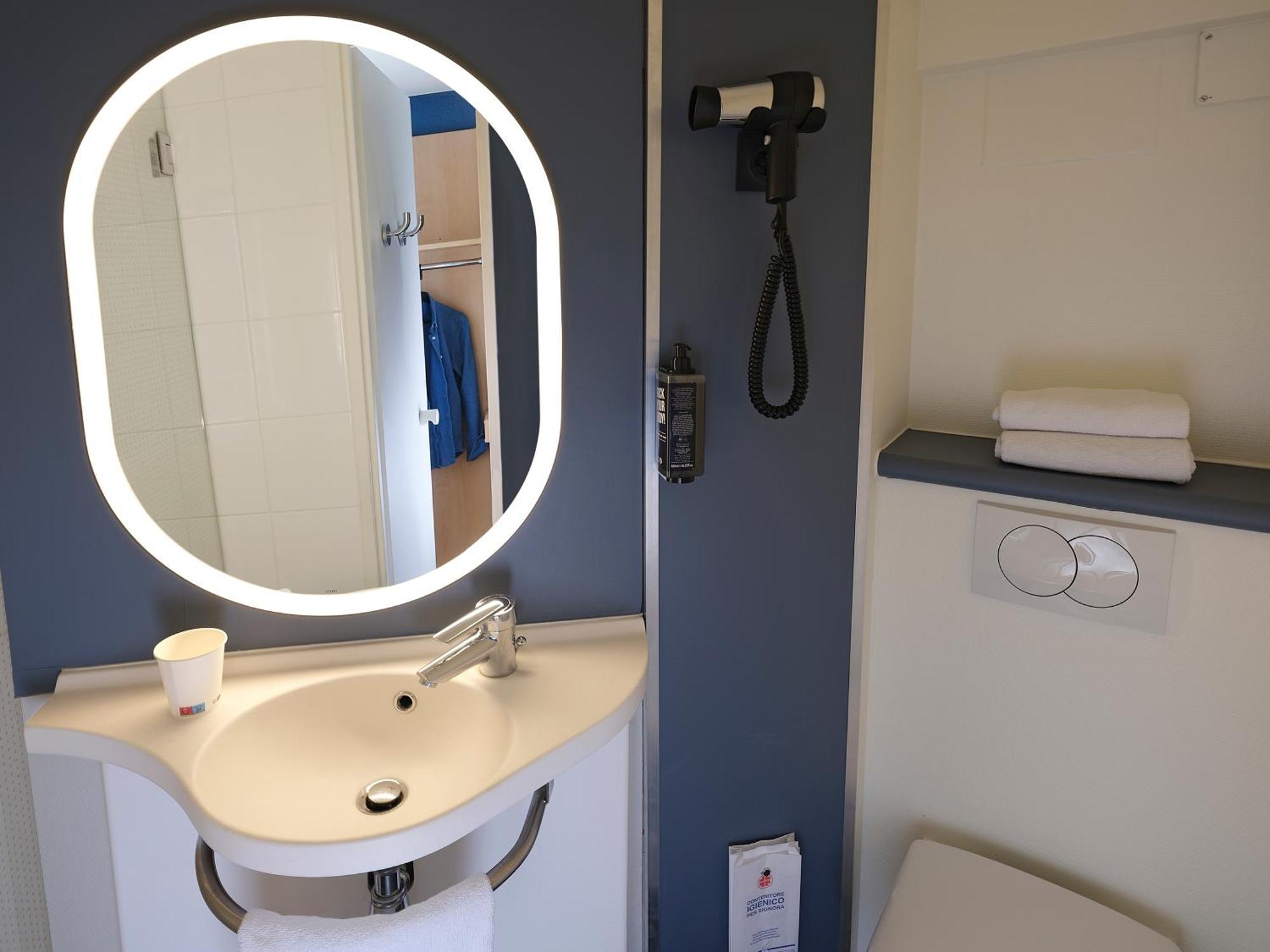 Standard Single Room,1739434463:JPEG